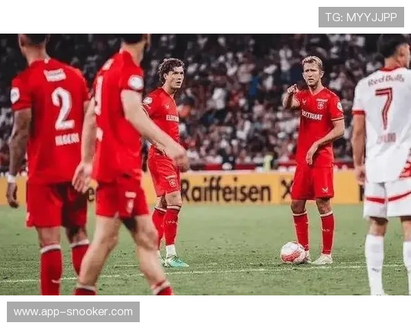 欧冠焦点战:拜仁主场迎战布鲁日 球场草坪状态出色助力精彩对决 欧冠焦点战:拜仁主场迎战布鲁日 球场草坪状态出色助力精彩对决