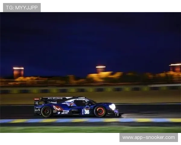 迈凯伦提前锁定年度车队总冠军,红银两军为亚军席位展开最后争夺 迈凯伦提前锁定年度车队总冠军,红银两军为亚军席位展开最后争夺